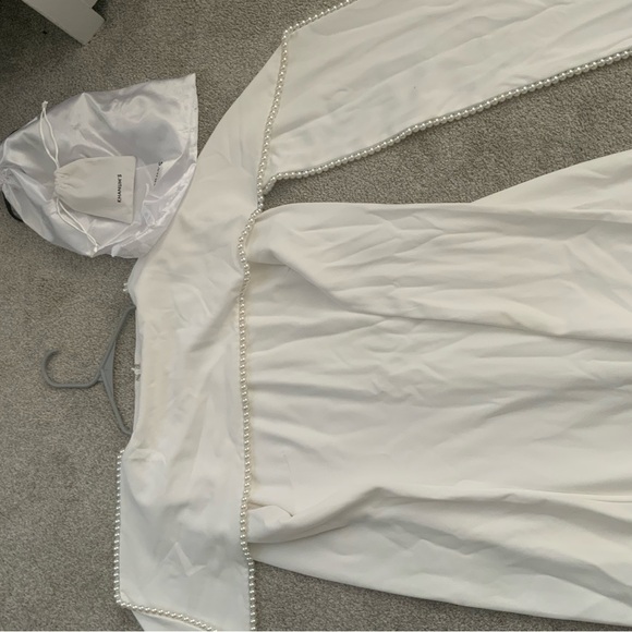 Elegant Long Sleeve White Dress - Picture 5 of 6